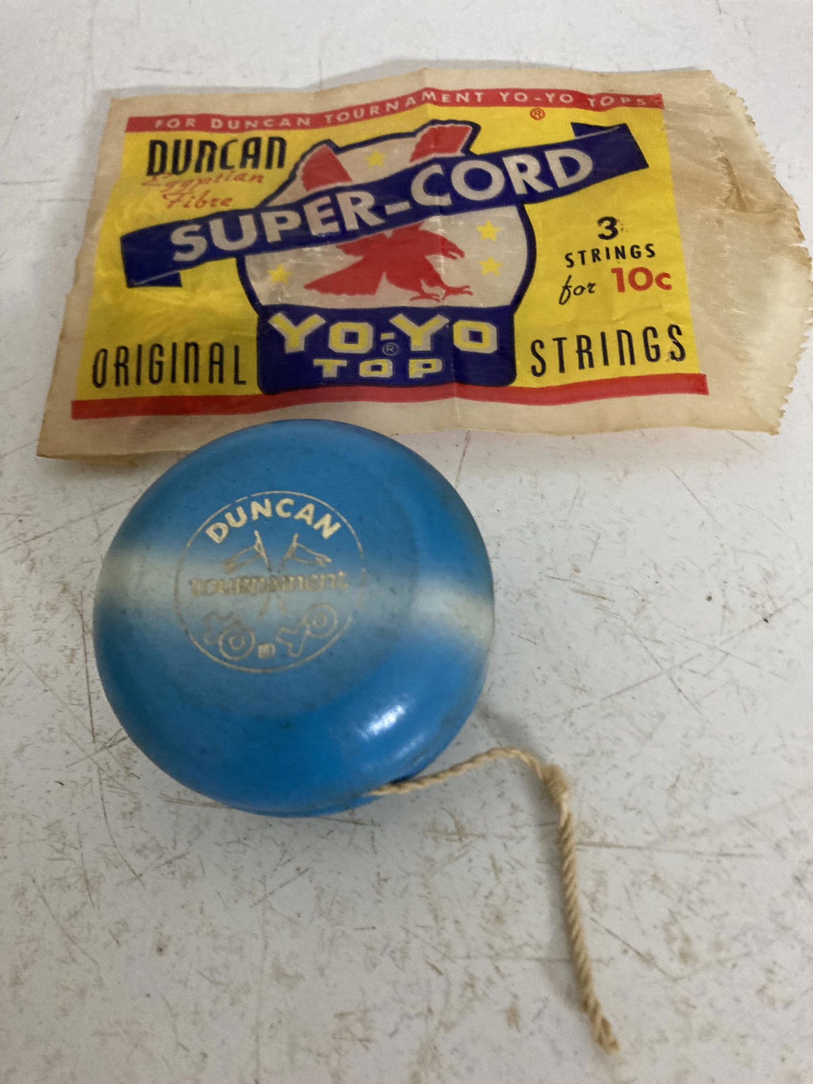 1940s Blue Duncan Tournament Yo-Yo (1 of 7)