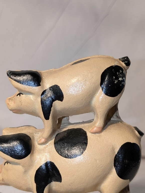 Stacked Pigs Door Stop - CI, Upperdeck - 10