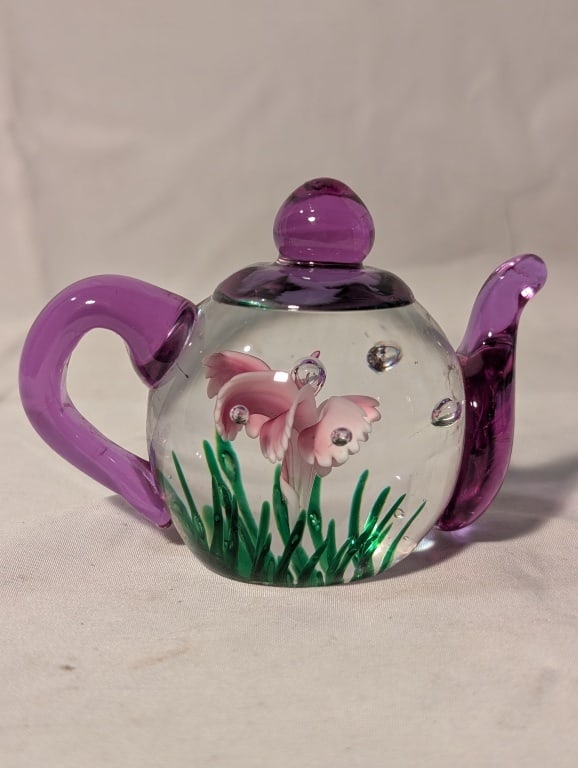 Teapot Paperweight - Heirloom Collectibles: Teapot Paperweight - Heirloom Collectibles. Dynasty Gallery for the Collectors Around the World" on bottom. Beautiful colors, bubbles placed throughout for effect, mint condition. Meas. 3"h x 2