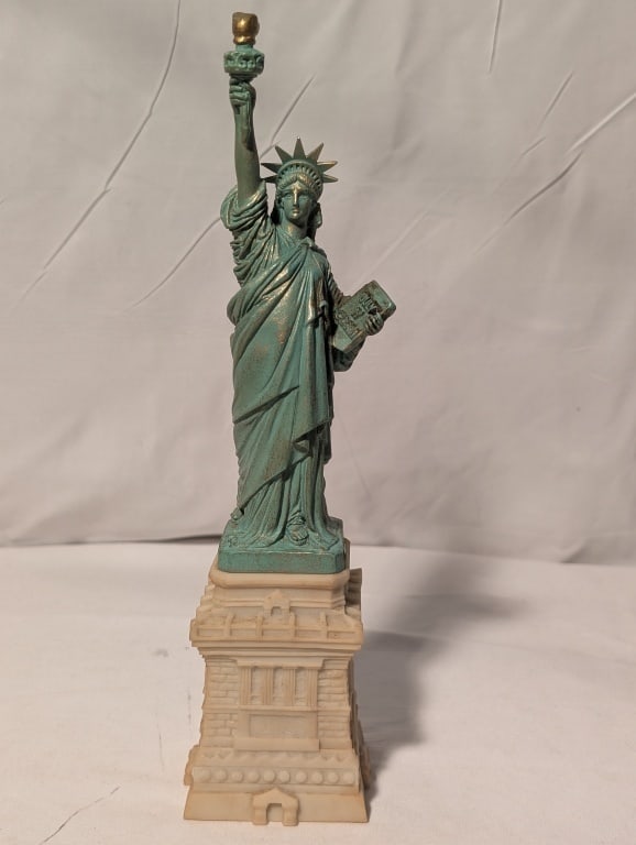 1998 Statue of Liberty Statue C. Colbar Art: 1998 Statue of Liberty Statue C. Colbar Art by Wang Ji Da. Made in USA. Marked on base and one pedestal. Some discoloration. Meas. 10 3/4"h x 2 1/2"sq.