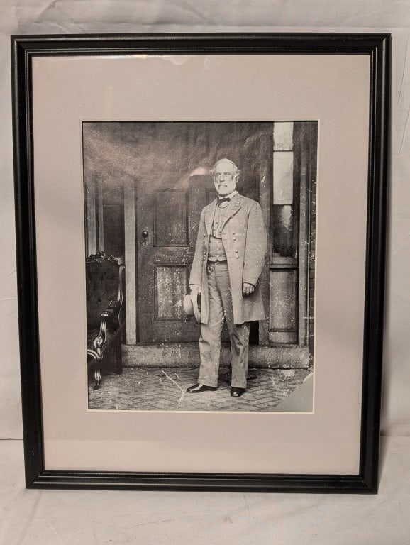 Robert E. Lee Photograph, Framed: Robert E. Lee Photograph, Framed. Photo shows scratches. Meas 14 3/4"h x 12"w