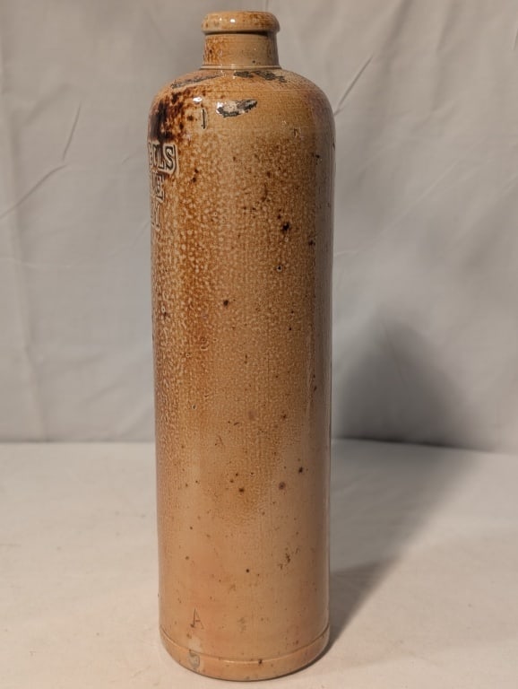 RARE Error Amsterdam Alcohol Bottle 3/4L E L Bols: *RARE ERROR" Antique Amsterdam Alcohol Brown-Glaze Stoneware Bottle 3/4Litre. Erven Lucas Bols. Stamped Erven Lucas Bols Het Lootsie Amsterdam 3/4 Litre. The error is the "N" in Erven is