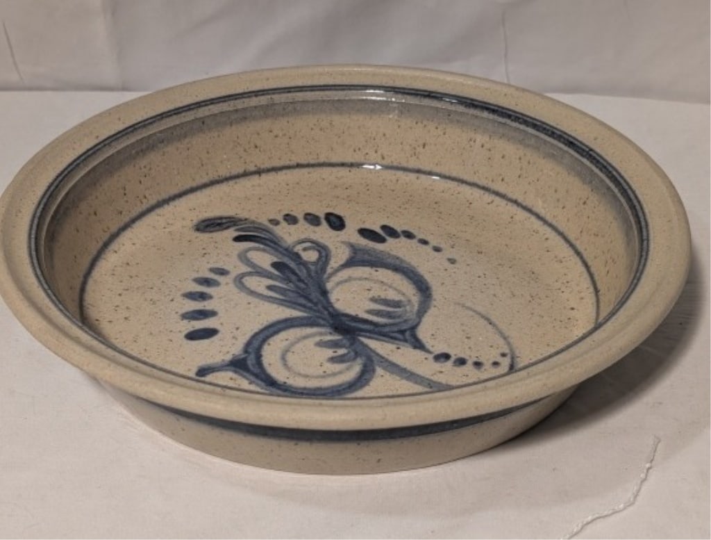 Jack Boyle Stoneware Pie Plate - Signed Folk Art: Jack Boyle Stoneware Pie Plate - Signed. Folk art design, Speckled glaze w/ traditional blue in the design. Made in San Antonio FL Meas. 1 1/2"h x 10 1/2"r