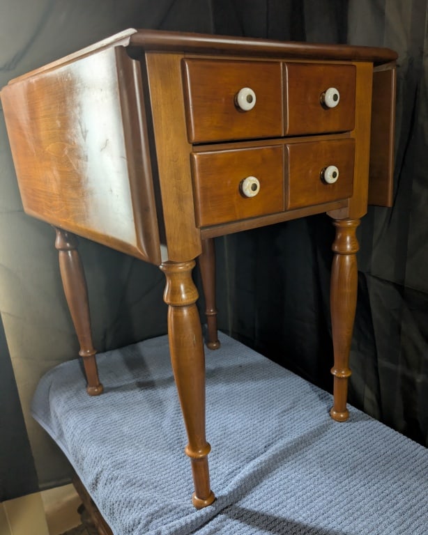 MCM Cherry Accent Table w/ 2 Folding End Leaves (1 of 12)