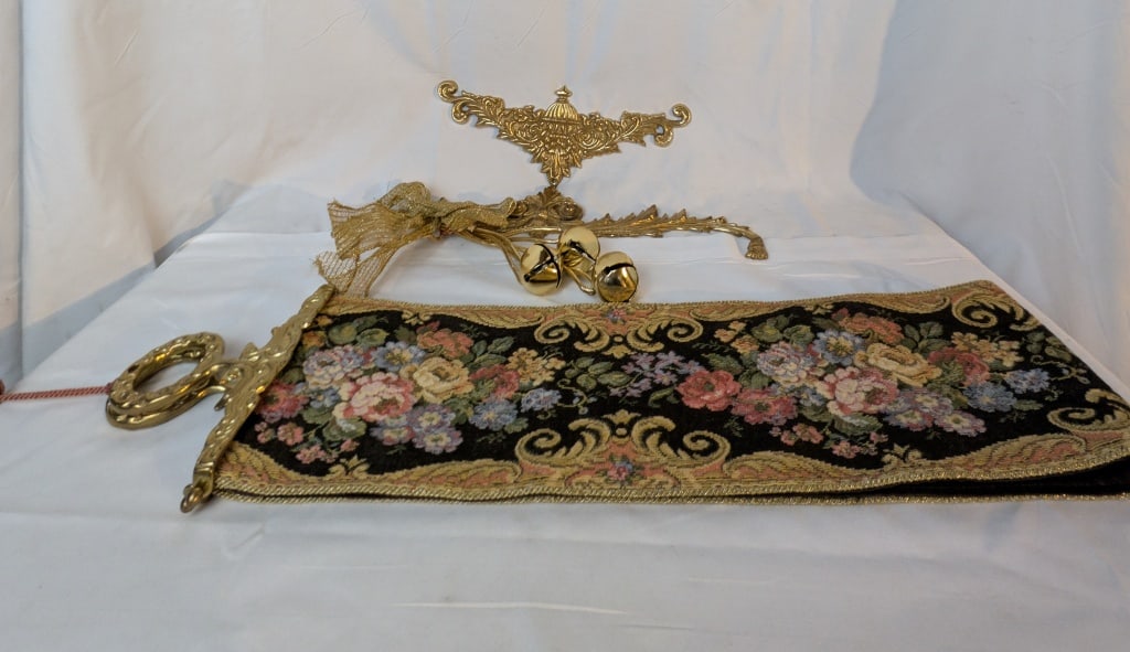 Home Accents - Brass Boughs, Table Runner & Bells (1 of 19)