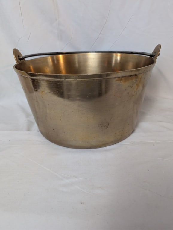Solid Brass Kitchen Cauldron w Handle (1 of 4)