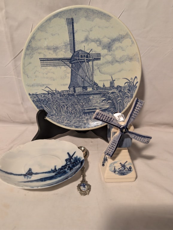 Delfts Holland Porcelain Grouping - 4 pcs (1 of 11)