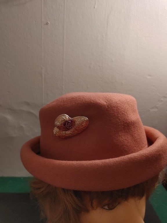 Vtg Women's Bowler Hat - Rose w/ Pin (1 of 7)
