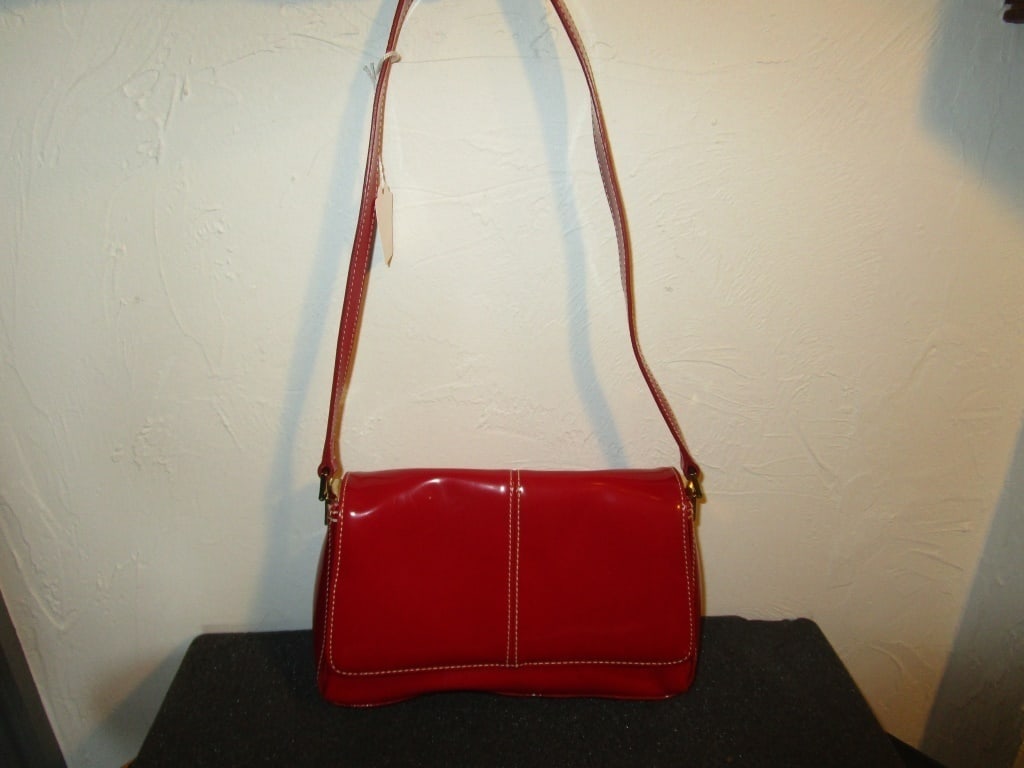 Liz Claiborne Red Patent Leather Handbag (1 of 5)