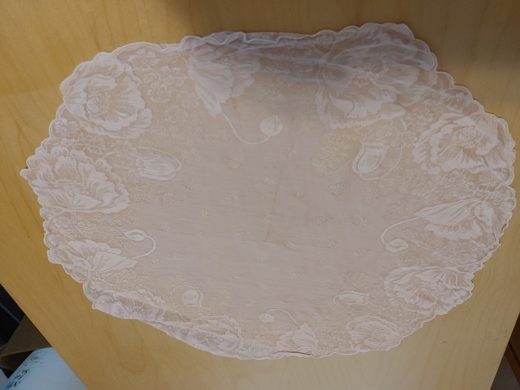 Vtg Accent Scarf / Hanky / Doily Lt Lavender (1 of 2)