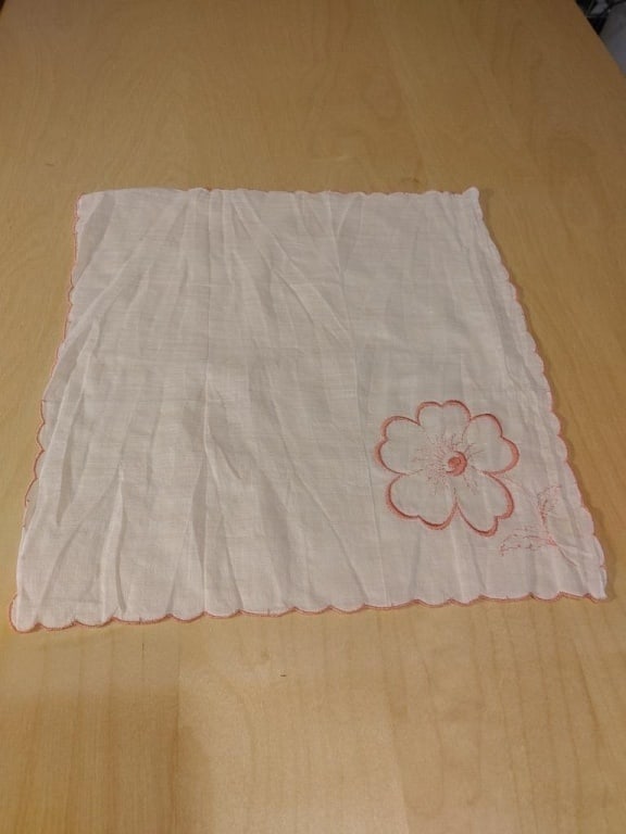 Vtg White Cotton Accent Scarf w/ Pink Border: Vtg White Cotton Accent Scarf w/ Pink Scalloped Border. Pink embroidered flower in one corner. Meas 10" x 11".