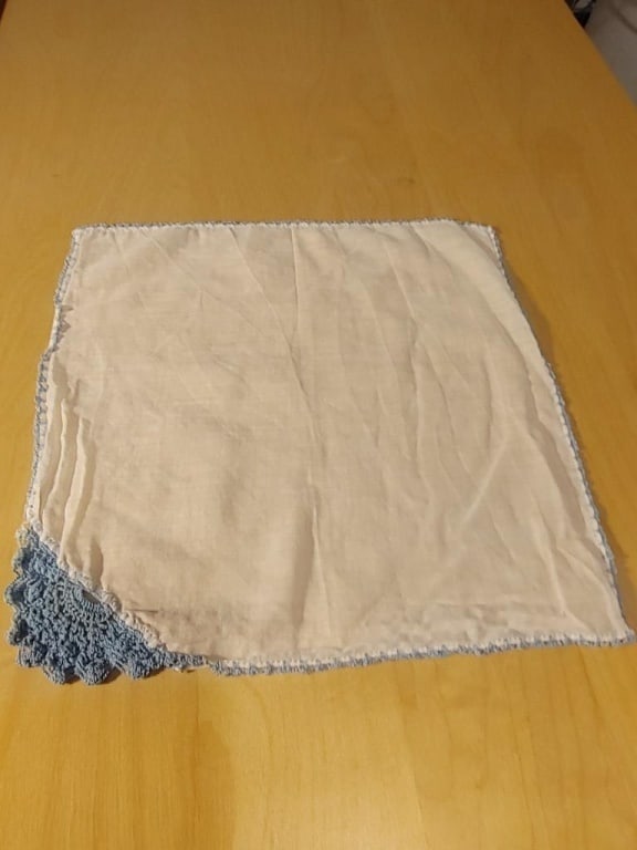 Vtg White Linen Accent Scarf w/ Blue Accent: Vtg White Linen Accent Scarf w/ Blue crocheted corner. Meas 10 1/2"sq.
