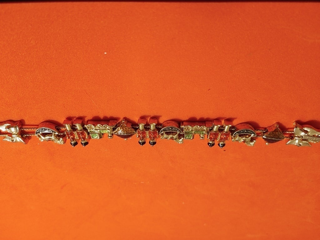 Vtg SP Charm Bracelet (1 of 6)
