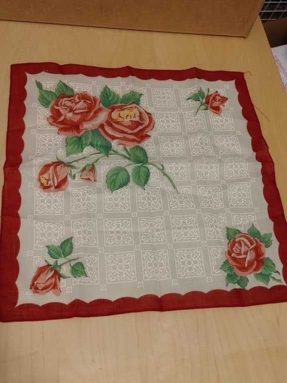 Vtg Linen Accent Scarf Rose Pattern: Vtg Linen Accent Scarf Rose Pattern. Burgundy edge w/ gray/green background. Rose pattern in corners. white squares. Meas 14" sq.