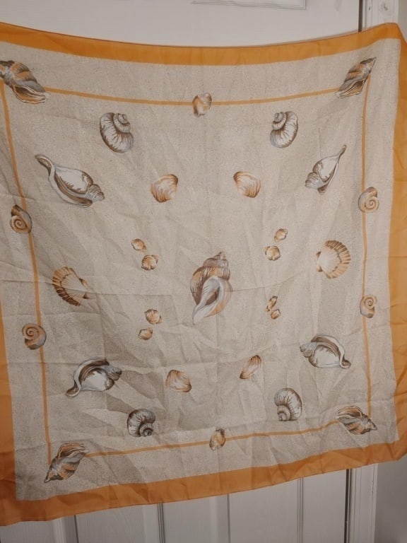 Vtg Scarf Made in Italy for Avon (1 of 3)