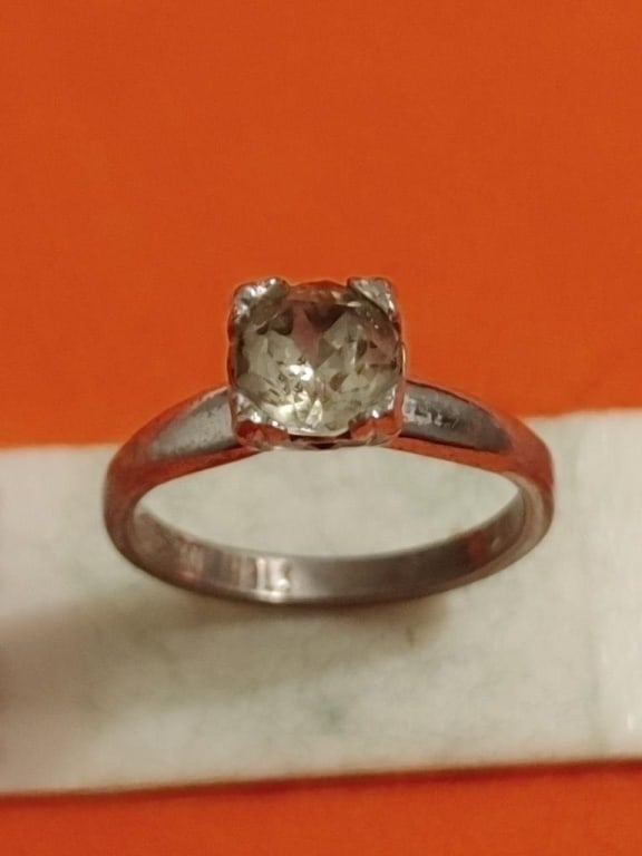 Vtg Sterling Engagement Ring w/ CZ Stone Size 5: Sterling Engagement Ring w/ CZ Stone Size 5. Stone requires cleaning. Some patination.