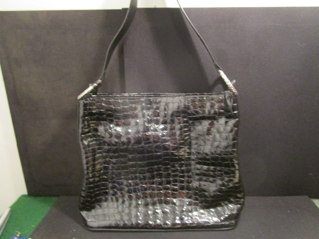 Vtg Brighton Black Croc Shoulder / Hand Bag: Vtg Brighton Black Croc Shoulder / Hand Bag w/ lime green swirl design interior. 1 pouches and 1 zip pocket, key holder, zipper closure. Leather w/ chrome rings, flat bottom, croc straps, heart exteri
