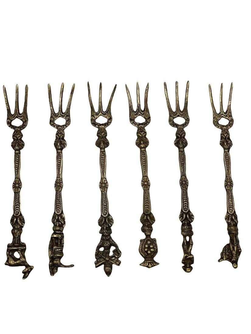 Set of 12 Silver Italian Cake Forks: Set of 12 incredibly ornate Italian mini forks. Labeled Italy on the inside. Each fork measures 5 inches long, and lot weighs 158 grams.