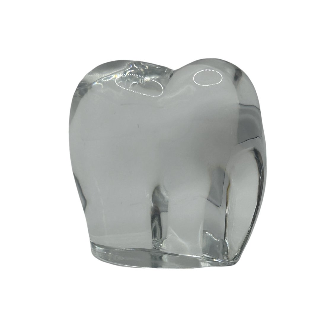 Baccarat, France. Elephant in clear art glass.: Baccarat, France. Elephant in clear art glass. Modernist design. Mid 20th century. Marked. In excellent condition. Dimensions: H 6.5 x L 8.0 cm. Weight: 0.7 lb ***in house shipping