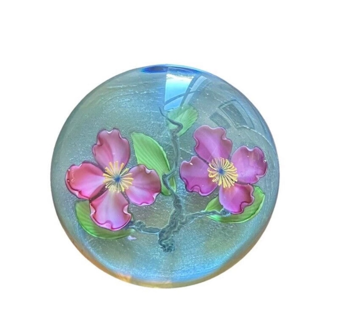 DANIEL SALAZAR Pink Flower PAPERWEIGHT 83' (1 of 7)