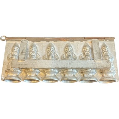 Vintage 6 Gnomes Santa Claus Candy Kitchen Chocolate Mold (1 of 4)