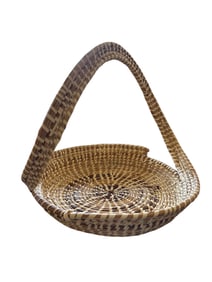 Beautiful large Charleston Sweetgrass Basket