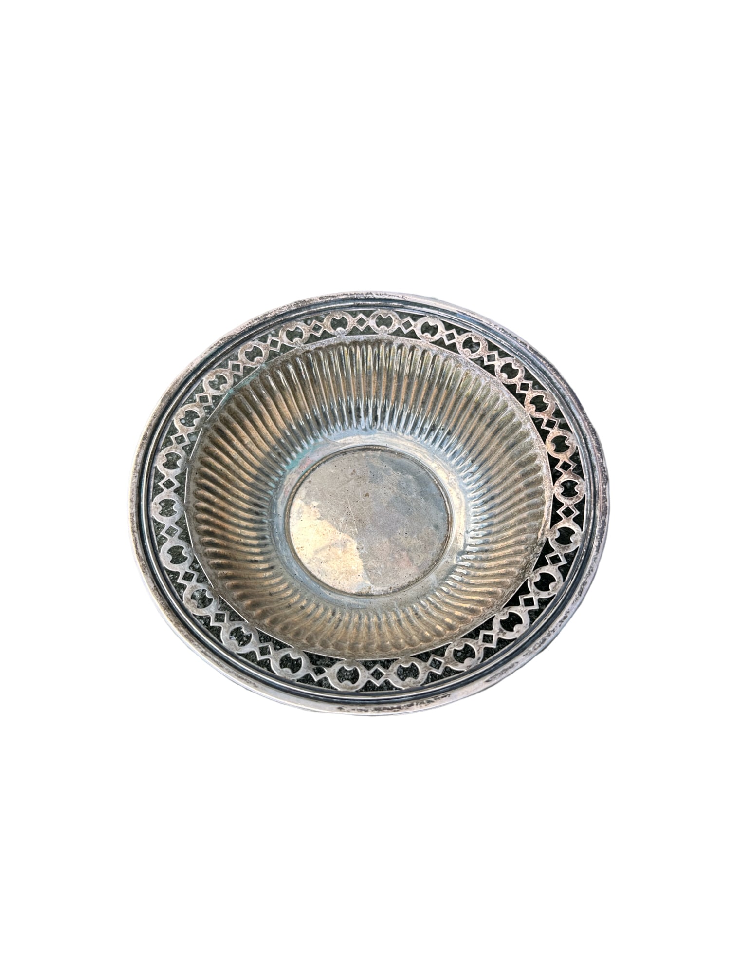 Sterling International Silver Co. Bowl: Sterling International Silver Co. Bowl 6.25 in. across x 1.5 in. tall 87 grams **IN HOUSE SHIPPING