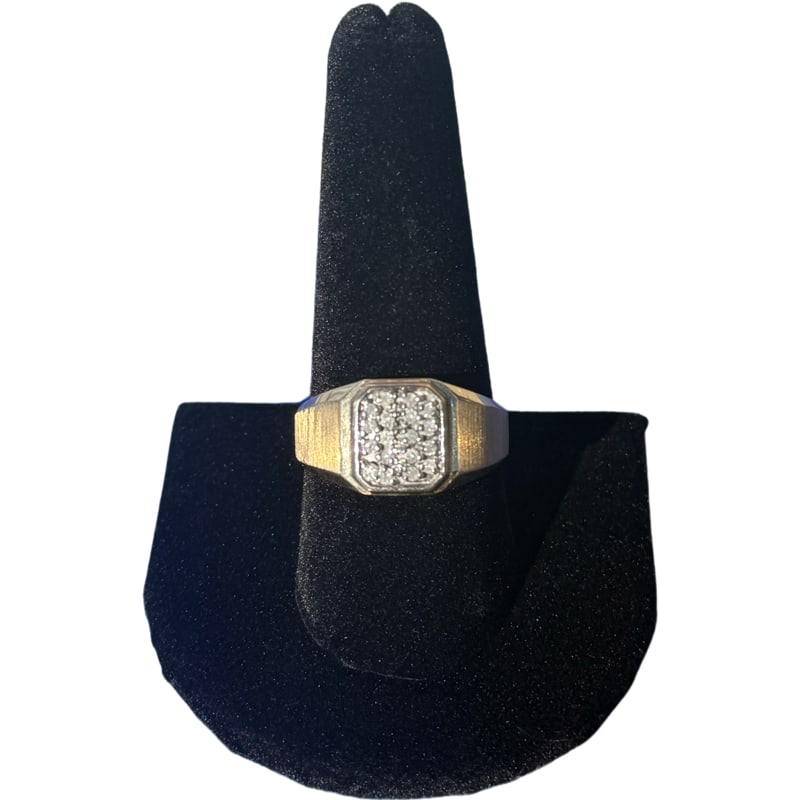10K Mens Ring With Diamonds: The perfect Valentines day gift for that special man in your life! 10K mens ring with 18 diamonds. Ring size: 10 Measurement of face of ring: 9.68mm x 10.95mm Weight: 5.04 grams **IN HOUSE SHIPPING of