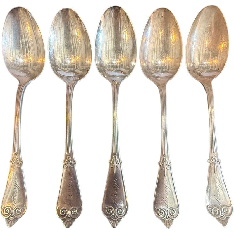 Tiffany and Co Sterling Silver Spoons 'Tiffany' Pattern. Pat. 1869: Marvelous set of 5 Tiffany and co spoons. Weight: 125.10 grams 6"L **IN HOUSE SHIPPING offered on this lot