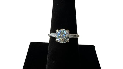 Ladies Platinum 1.75ct Diamond Engagement Ring made by Whitehouse Brothers of Cincinnati