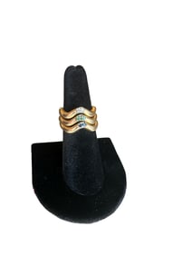 Ring with 3 wave stacking bands 14K