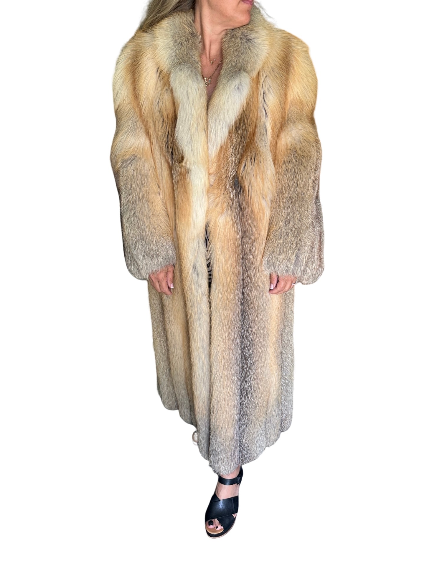 SAGA FOX-  Jindo fur coat (1 of 7)