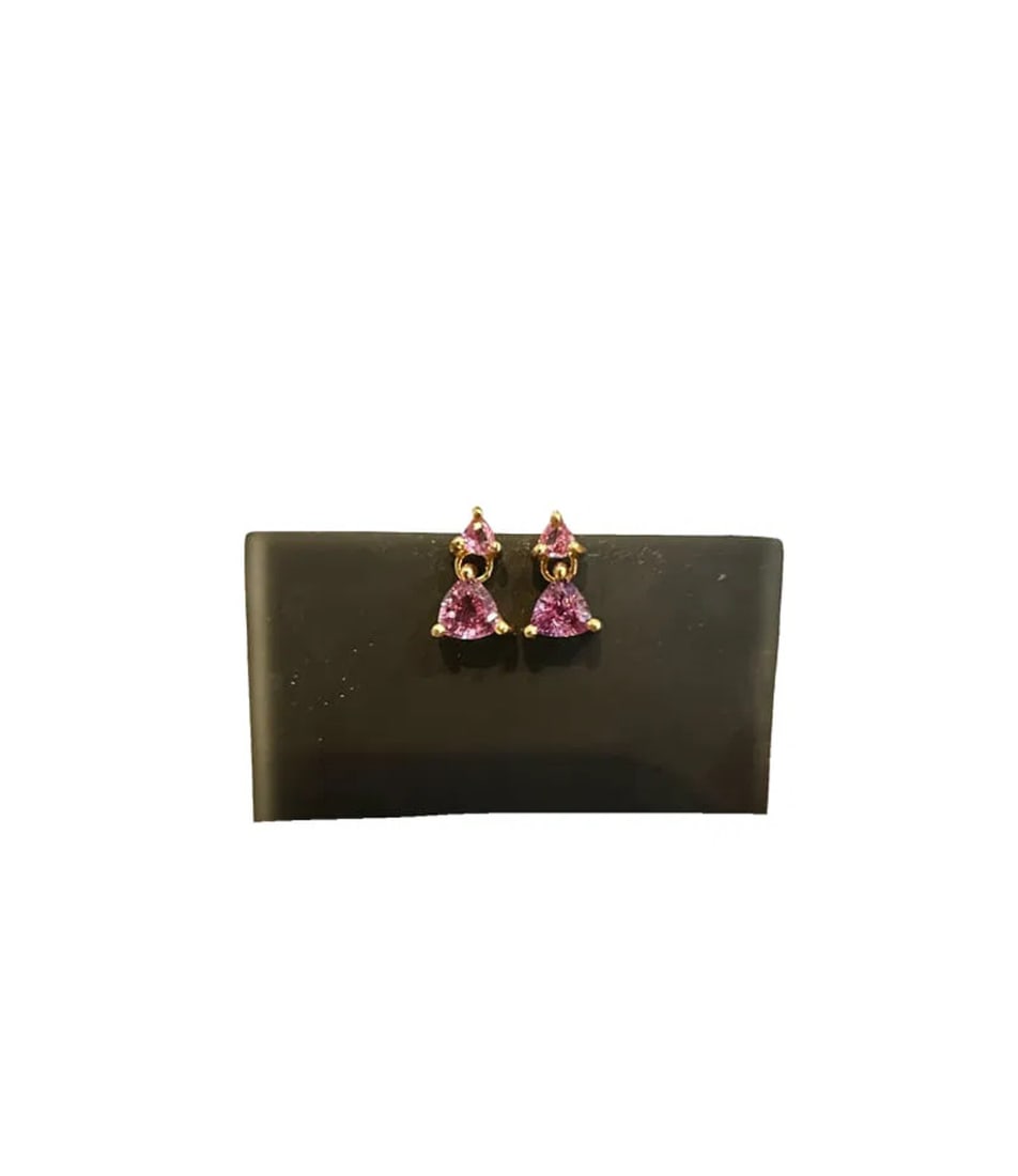14K Gold Pink Topaz Earrings: Marked 14K Gold Pink Topaz Earrings 10mm long x 6.75mm wide Top topaz: 2.45mm Bottom topaz: 4.90mm Weight: 1.31 grams **IN HOUSE SHIPPING within the United States