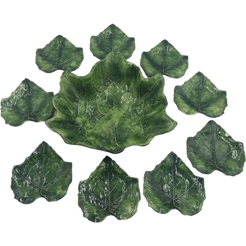 Vietri Foglia Green Leaf Serving Bowl and Small Plates (1 of 4)