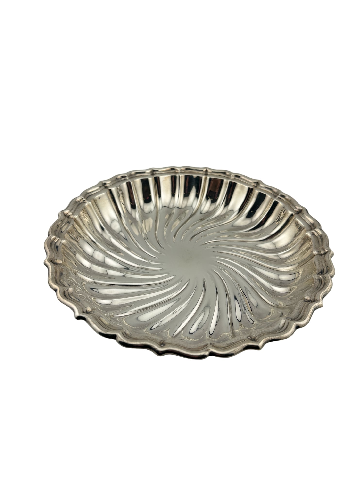 Swirled Flutes (Sterling, Hollowware) by GORHAM sterling SILVER: Swirled Flutes (Sterling, Hollowware)by GORHAM sterling SILVER 9.5"x1.5"H 404g in house shipping within the us From the Charleston estate of Peter and Patti McGee