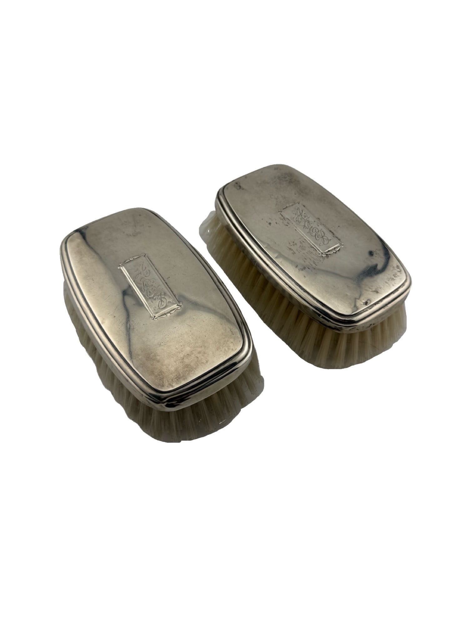Saart Brothers Sterling Silver Monogrammed Baby Hair Brush Set of 2: Saart Brothers Sterling Silver Monogrammed Baby Hair Brush Set of 2 4"L x 2.25"W. x 2"H 201 grams In house shipping within the US