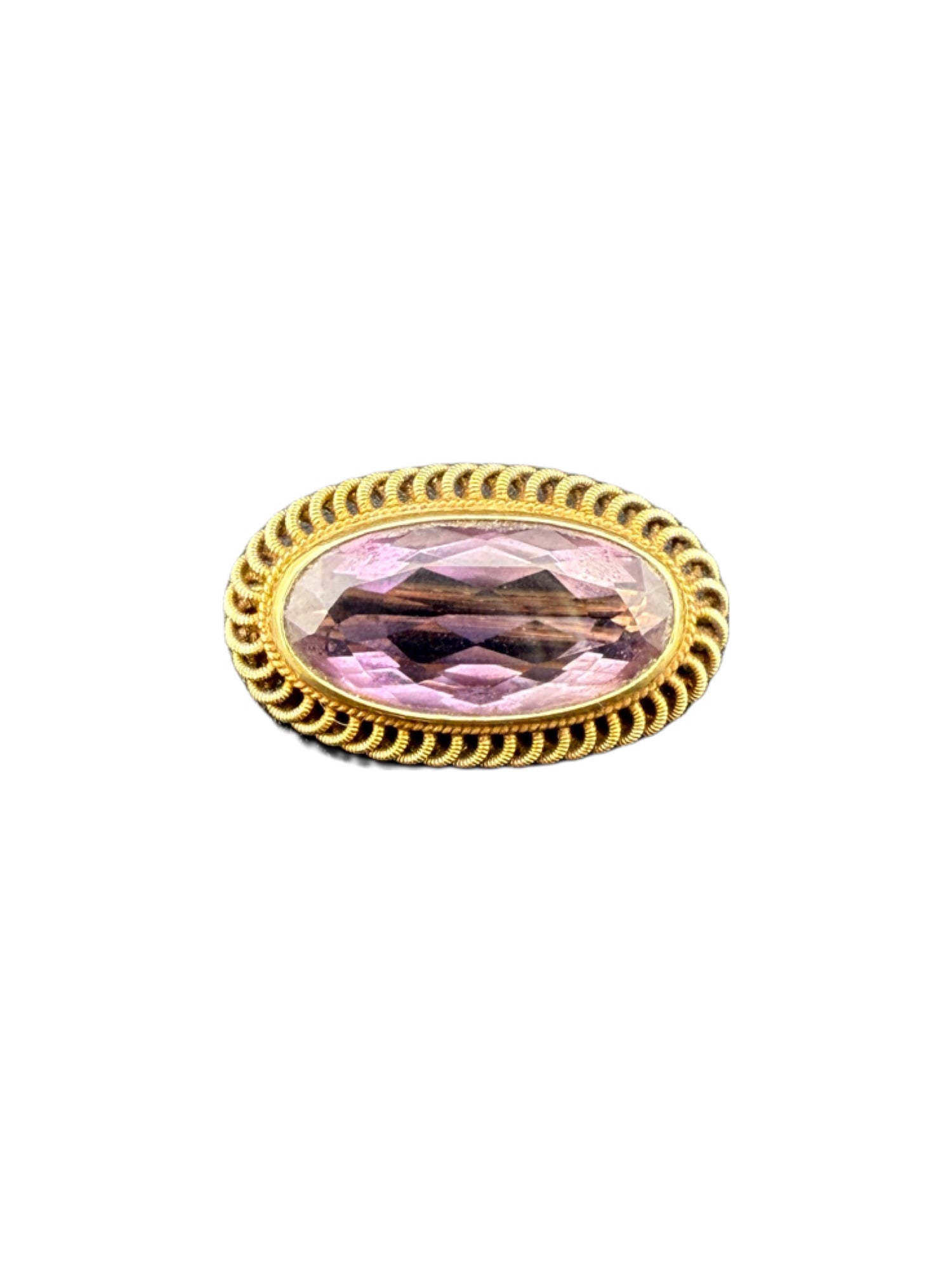 Victorian 14K Gold and Amethyst Brooch: Victorian 14K Gold and Amethyst Brooch 1 inch Amethyst size: 19.31 mm x 10.59 4.5 grams In house shipping within the US From the Charleston estate of Peter and Patti McGee