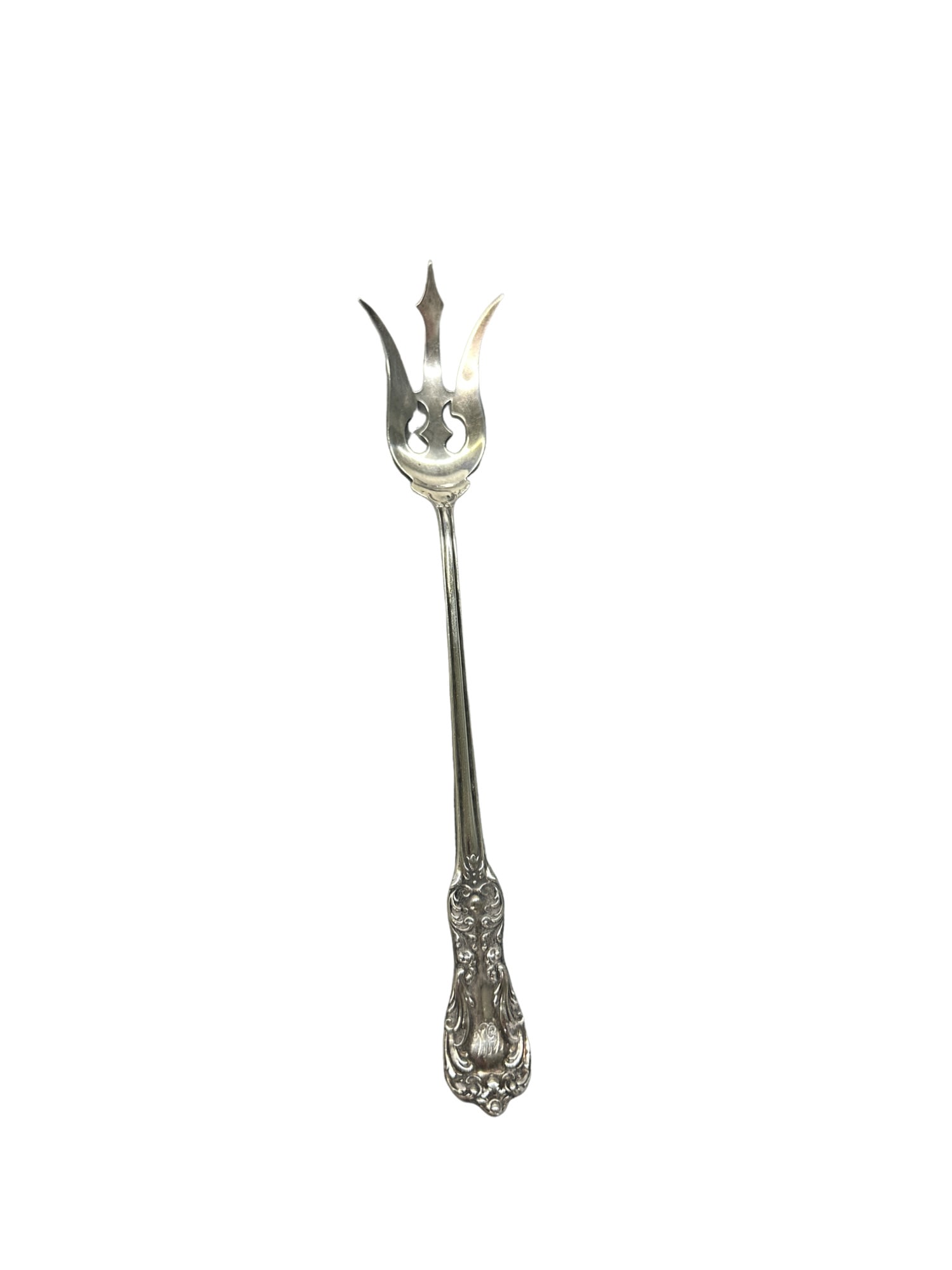 SSMC Sterling Silver Lettuce Fork mono: sterling silver lettuce fork made by SSMC.There are no dents or dings. This fork would make an excellent addition to any collection mono in house shipping within the us