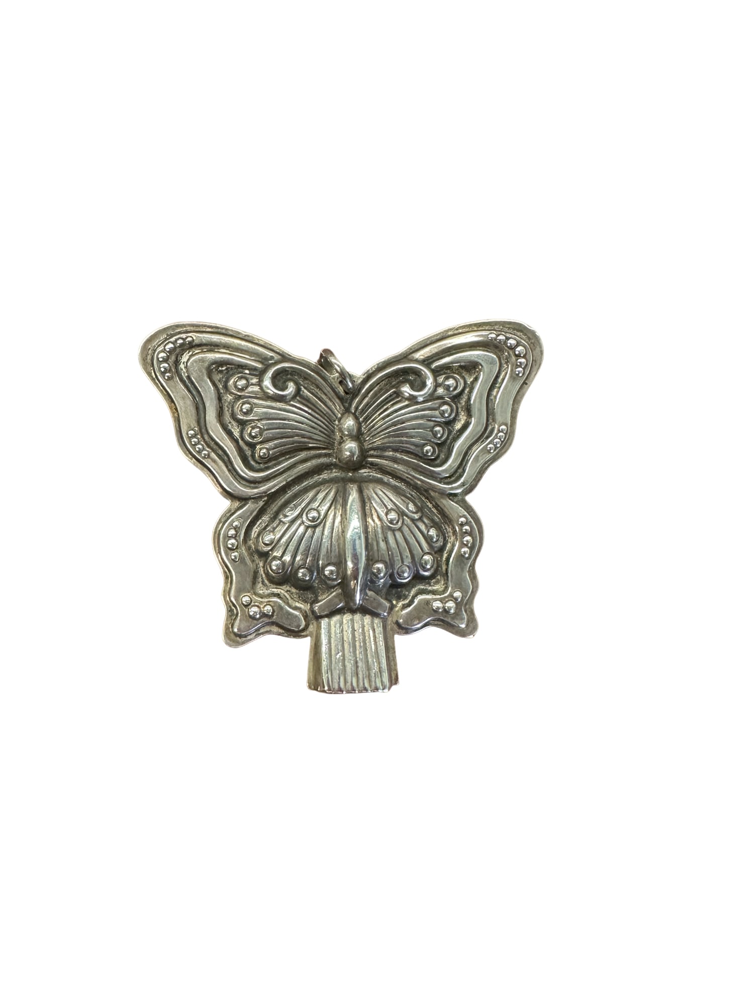VINTAGE REED & BARTON BUTTERFLY WHISTLE STERLING SILVER 925: VINTAGE REED & BARTON BUTTERFLY WHISTLE STERLING SILVER 925 2.5" IT WORKS! Material: Sterling Silver 925 Size: 2 1/2" tall and 2 3/4" across at the widest point. Hallmarks: "Butterfly Whistle Reed & B