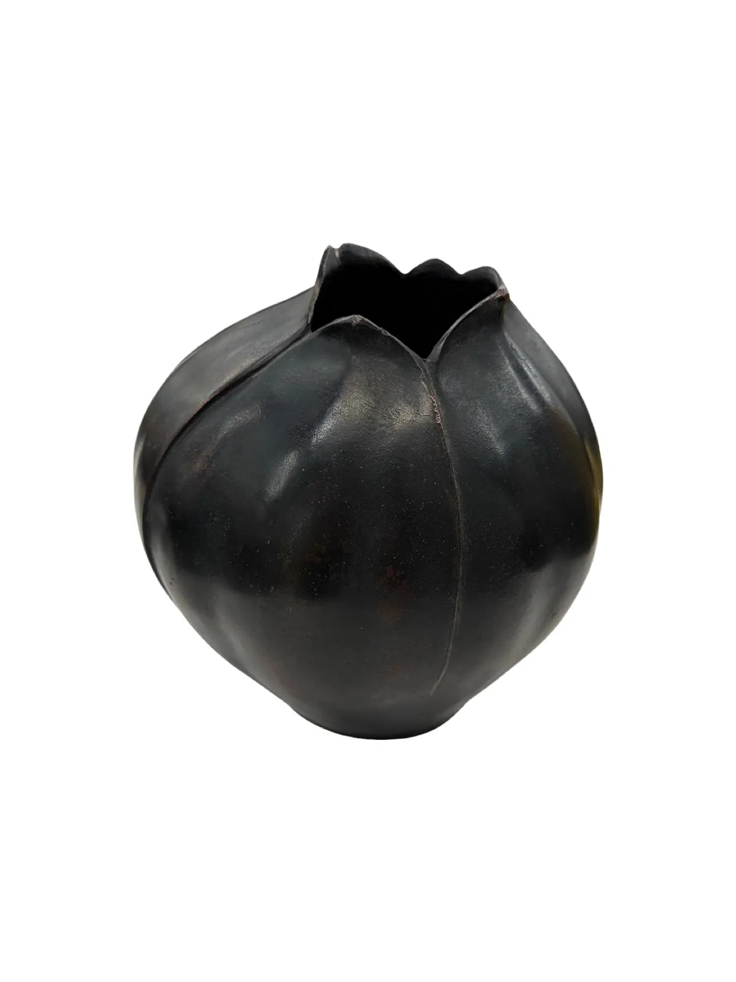 Antique Japanese Bronze Lotus Bud Shape Vase: PLEASE READ: If you win this item, please select self arranged for in house shipping when paying invoice Antique Japanese Bronze Lotus Bud Shape Vase Measures 8"H x 22.5C