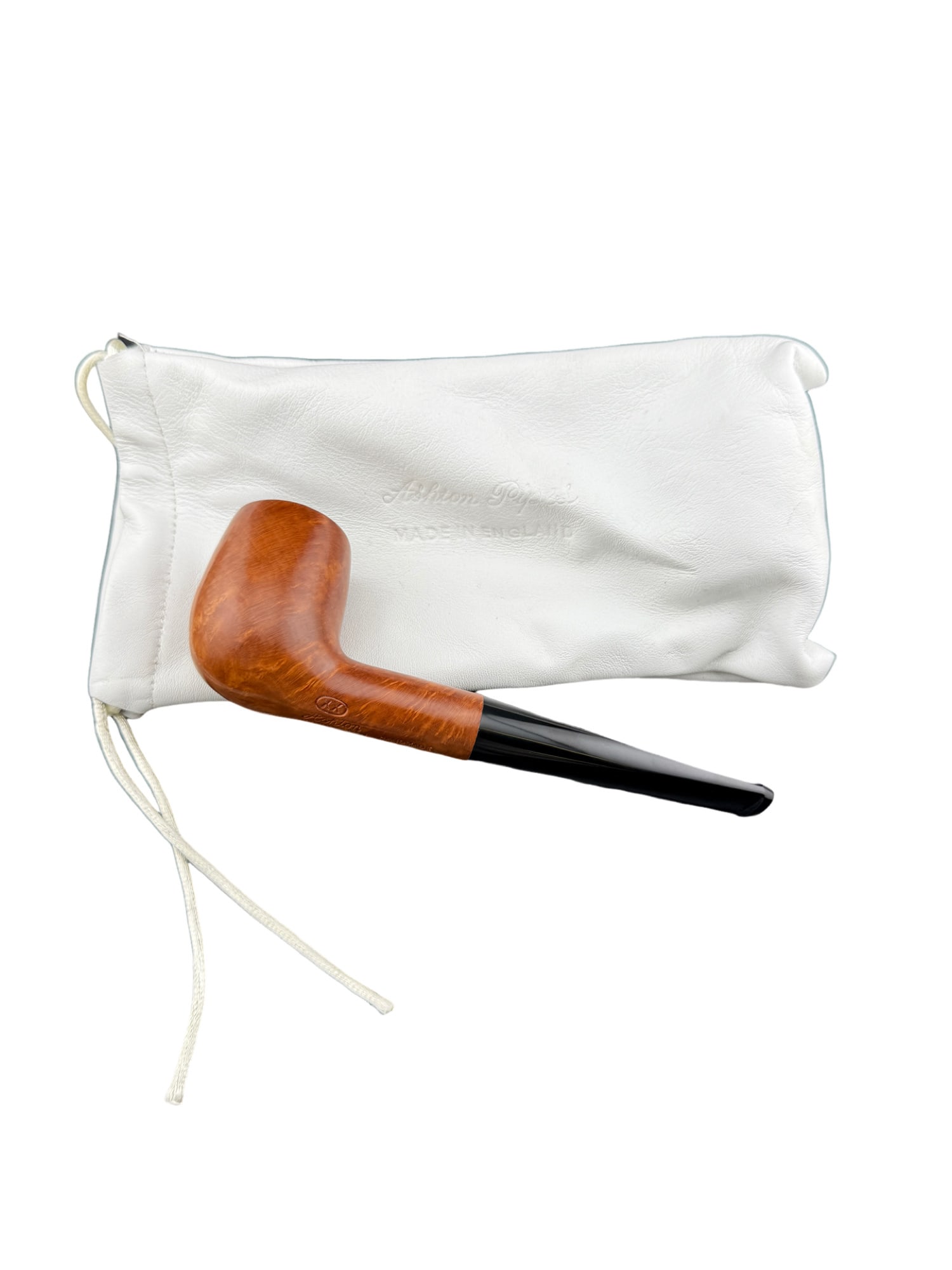 Ashton XX Sovereign Pipe with Bag: PLEASE READ: If you win this item, please select self arranged for in house shipping when paying invoice Ashton XX Sovereign Pipe with Bag Handmade in England Pipe is used About 5.5 inches long