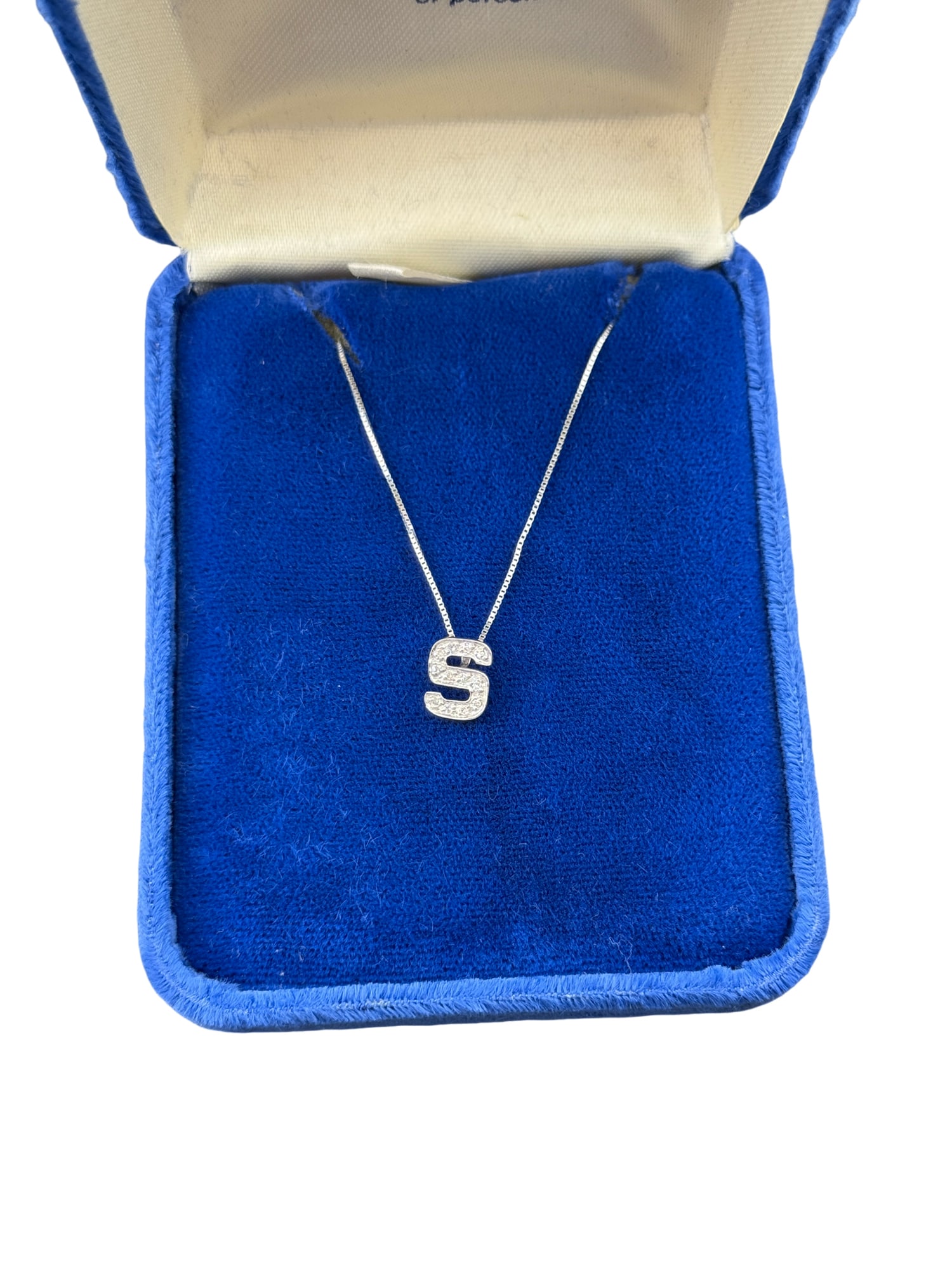 Aurafin 14k Silver Toned Initial 'S' Necklace: PLEASE READ: in house shipping within the US If you win this item, please select self arranged for in house shipping when paying invoice Aurafin 14k Silver Toned Initial 'S' Necklace 17.5" unclasped 9