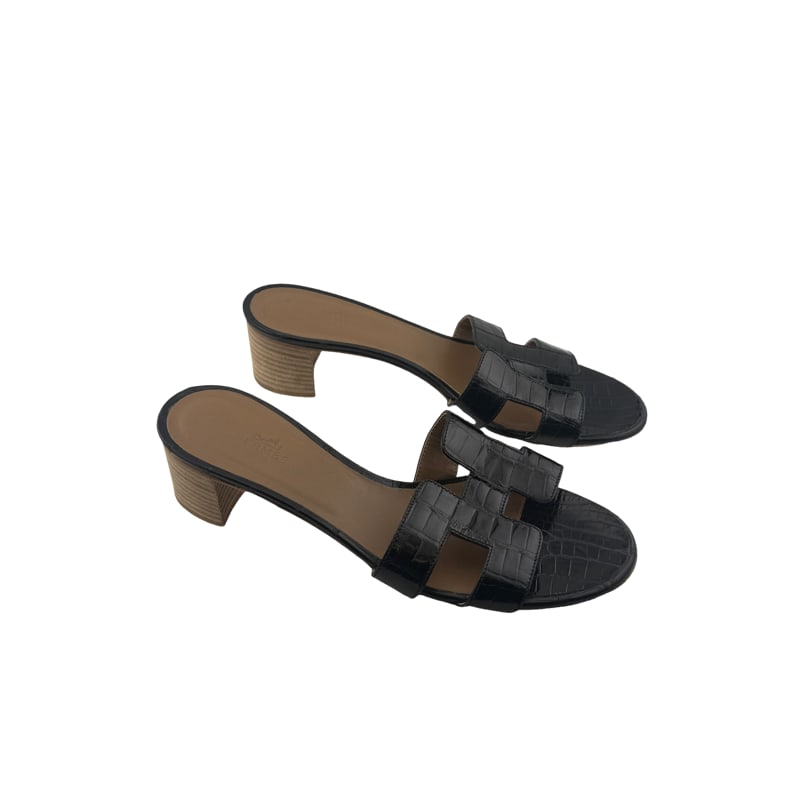 Hermes Oasis Black Alligator Sandals: in house shipping within the US If you win this item, please select self arranged for in house shipping when paying invoice size 37.5