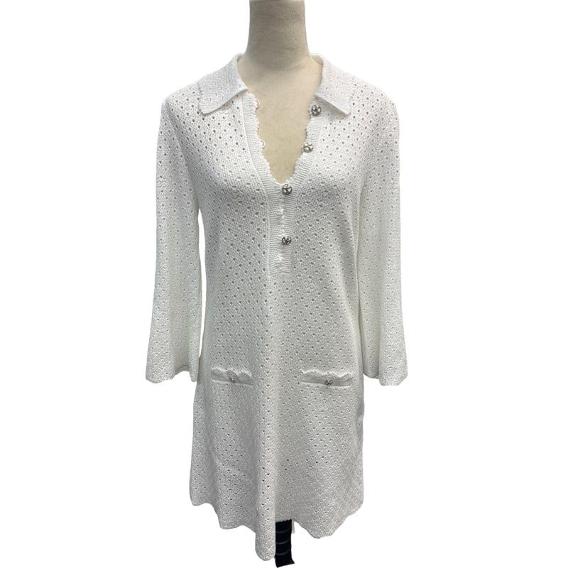 Chanel Mid Length Dress - White Cotton: PLEASE READ: in house shipping within the US If you win this item, please select self arranged for in house shipping when paying invoice size 40 comes with slip Chanel's Spring/Summer 2023 Preview col