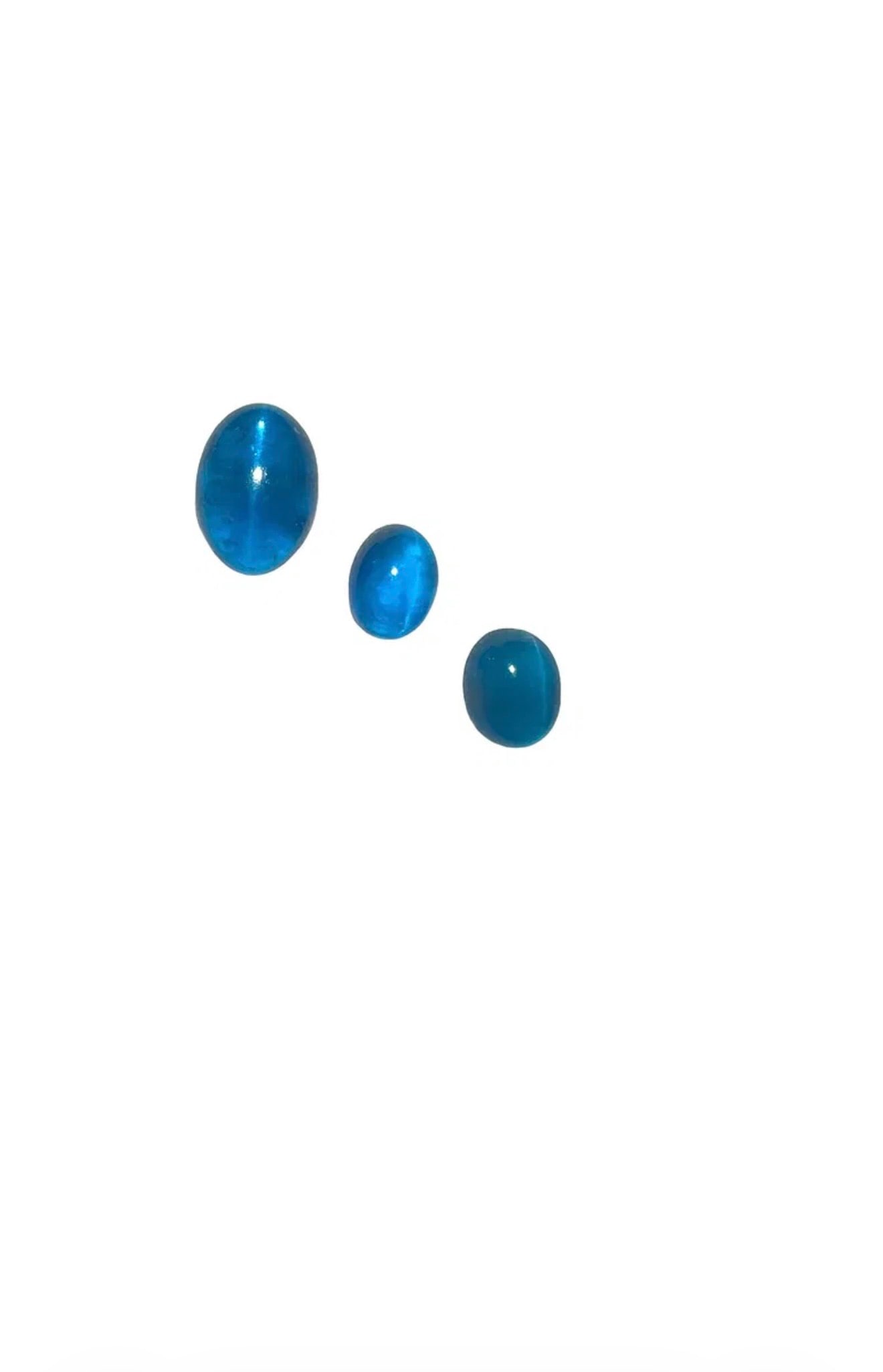 Lot of 3 Apatite Cat's Eye Cabochons: PLEASE READ: in house shipping within the US If you win this item, please select self arranged for in house shipping when paying invoice Lot of 3 Apatite Cat's Eye Cabochons 8.84mmx6.29mm 4.48mmx6.02m
