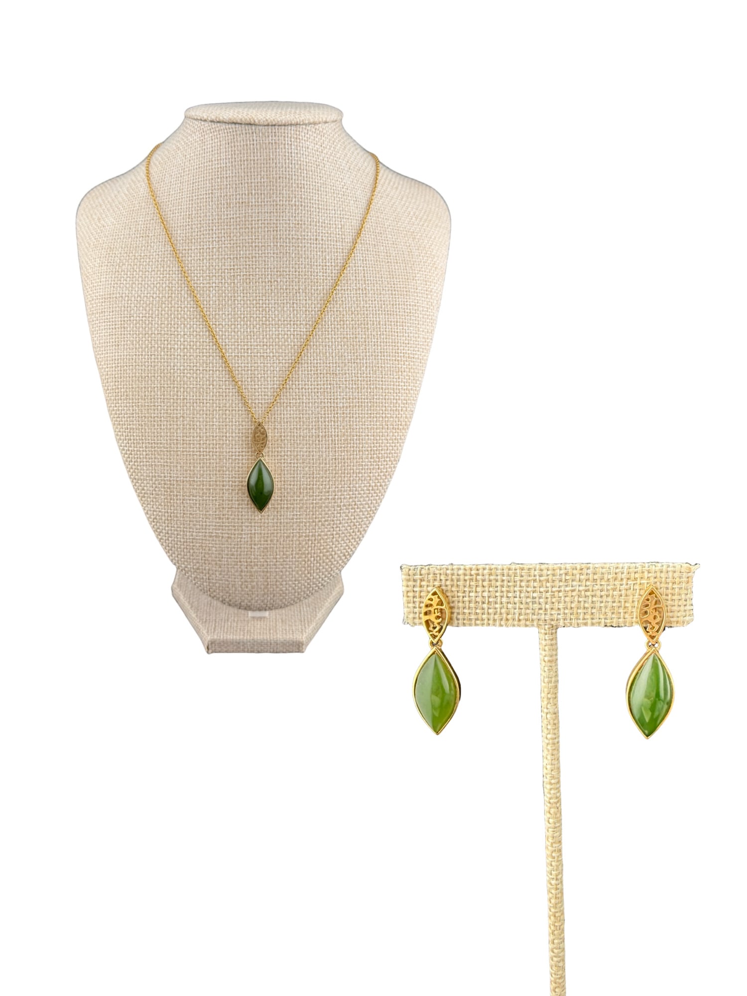 14k Gold and Jade Necklace and Earring Set: PLEASE READ: in house shipping within the US If you win this item, please select self arranged for in house shipping when paying invoice 14k Gold and Jade Necklace and Earring Set 16.6 grams 10"
