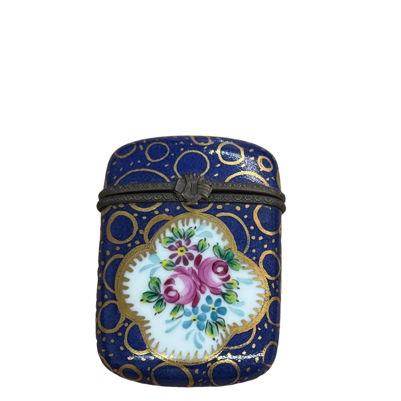 Limoges Peint Main Box - Needle Pin Holder: PLEASE READ: in house shipping within the US If you win this item, please select self arranged for in house shipping when paying invoice 3" x 2.25"