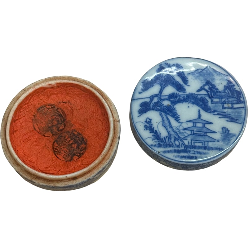 Chinese Porcelain Blue and White Seal Paste Box (1 of 4)