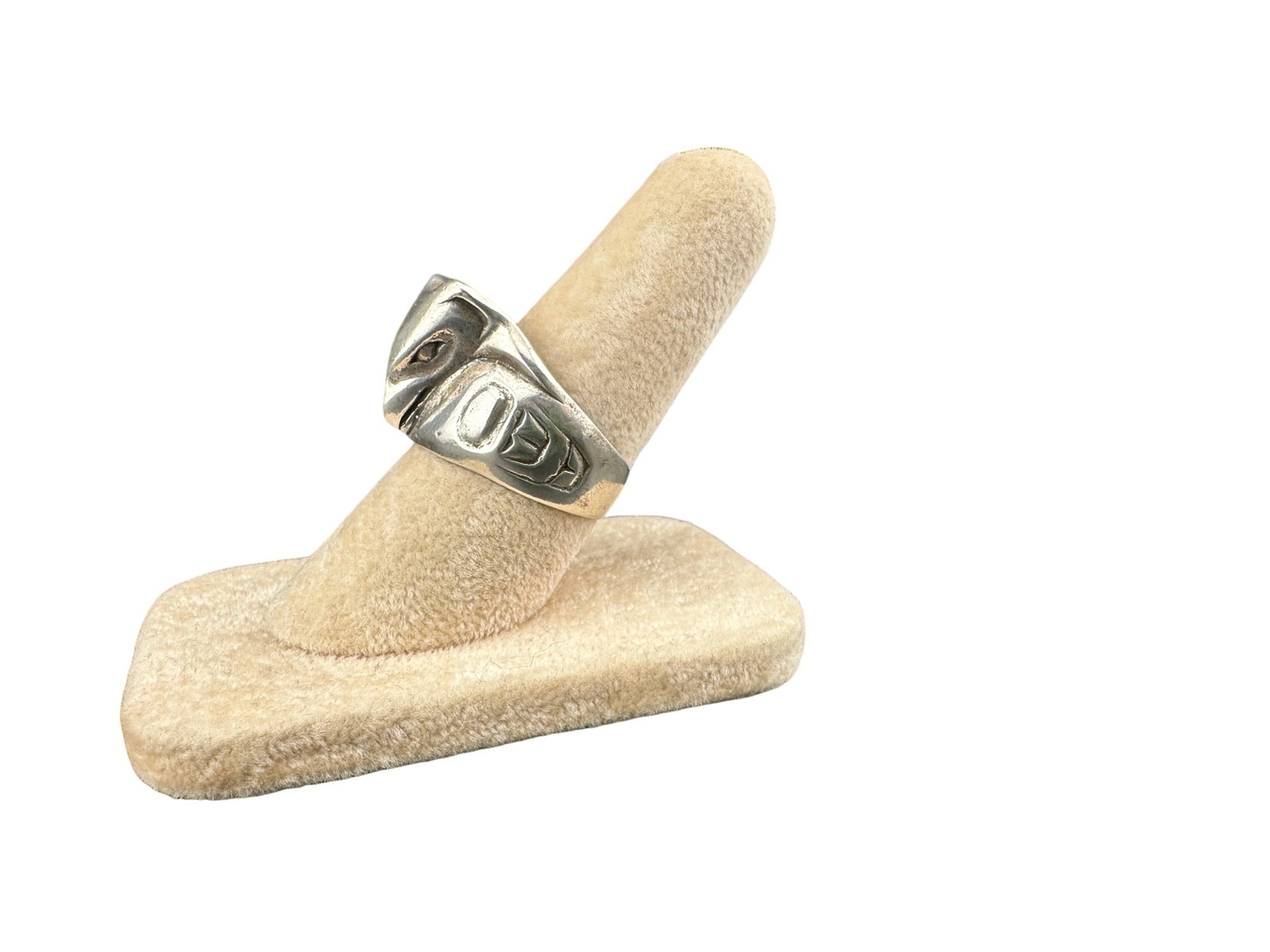 Vintage Sterling Silver Eagle / Hawk Ring: PLEASE READ:in house shipping within the US If you win this item, please select self arranged for in house shipping when paying invoice Bold vintage sterling silver ring featuring a stylized eagle or 