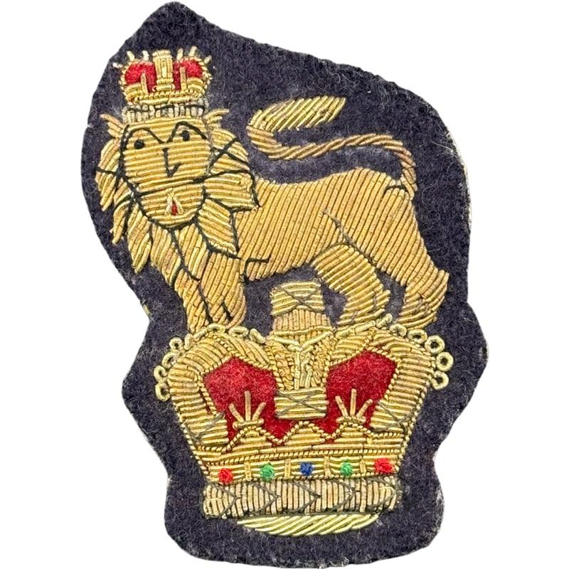 Vintage Officer King Crown Lion Army Uniform Badge Embroidered Patch: PLEASE READ: in house shipping within the US If you win this item, please select self arranged for inhouse shipping when paying invoice A vintage officer's king crown and lion embroidered patch is a